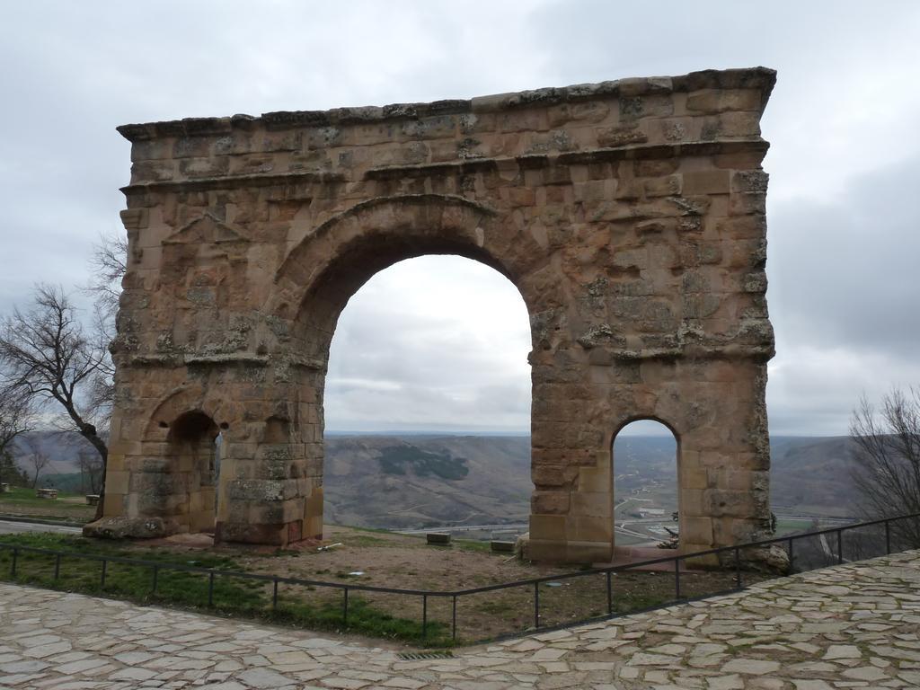 Hostal Nicolas 메디나셀리 외부 사진